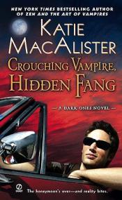 Katie MacAlister-Crouching Vampire, Hidden Fang